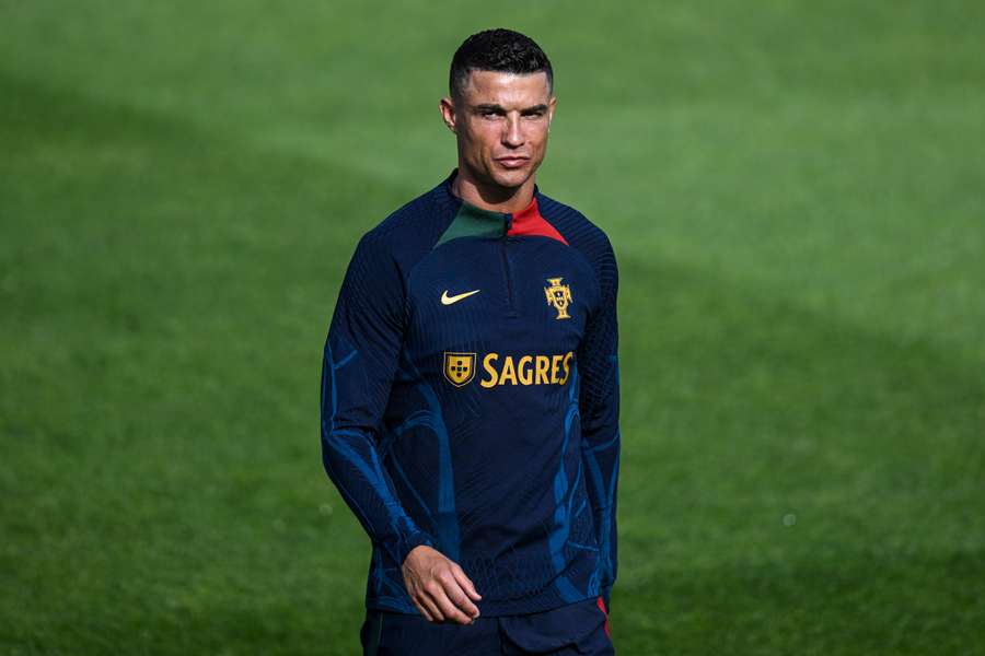 Ronaldo entrena con Portugal