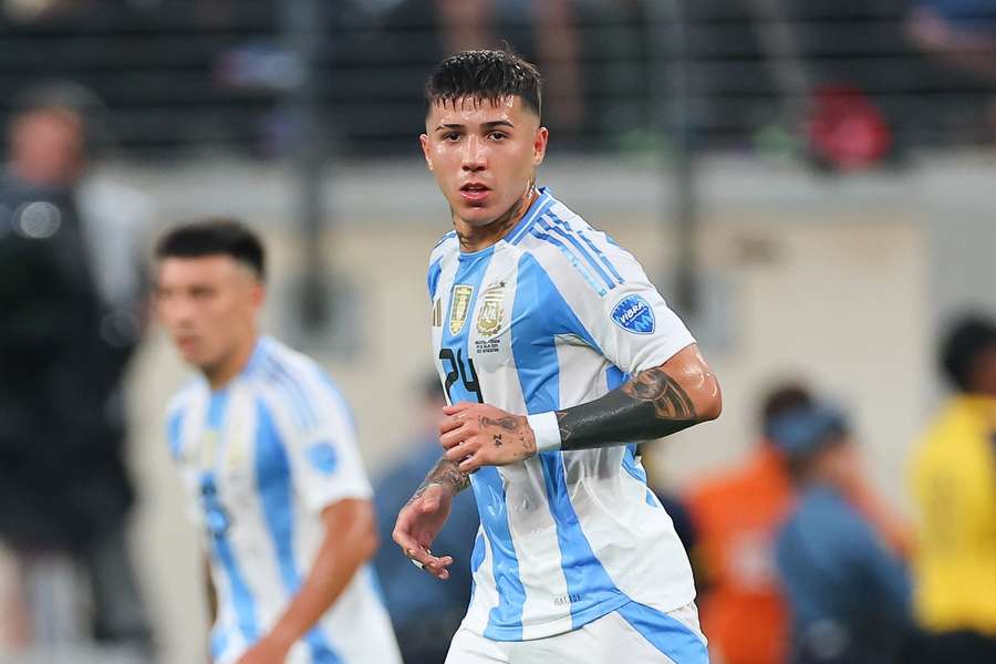 Enzo Fernandez in actie tijdens de finale van de Copa America