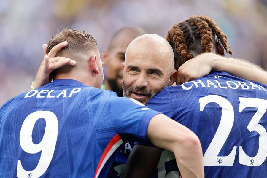 Chelsea manager Maresca celebrates with his players