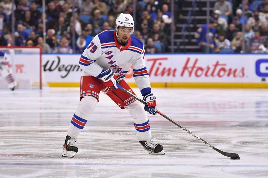 K'Andre Miller bude pokračovat v dresu New York Rangers.