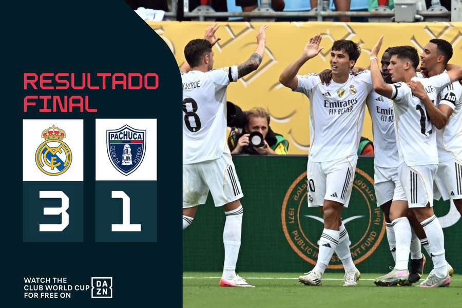 Os jogadores do Real Madrid celebram contra o Pachuca