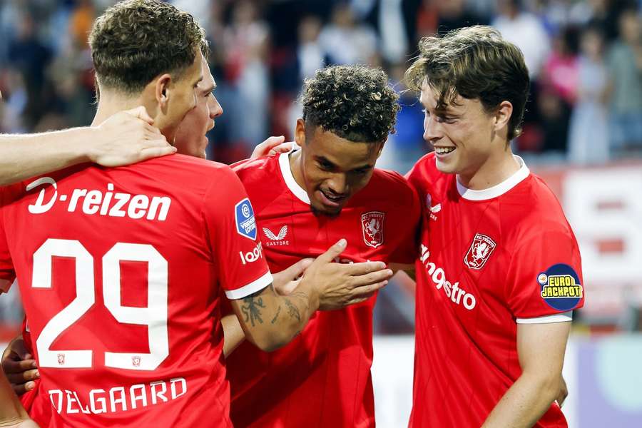 FC Twente celebrate the 4-0 scored by Daouda Weidmann (2-R)