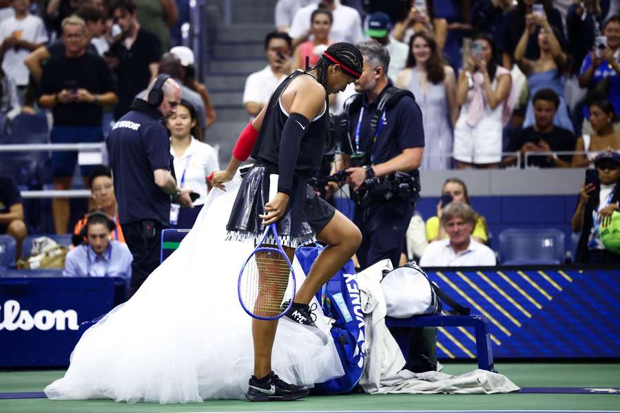 Osaka mit nächstem Mode-Statement - Federer geehrt Osaka mit nächstem Mode-Statement - Federer geehrt