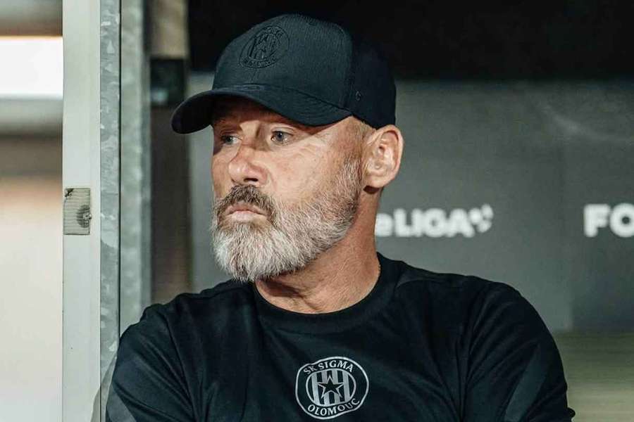 Trenér Sigmy Olomouc Pavel Hapal. Trenér Sigmy Olomouc Pavel Hapal.
