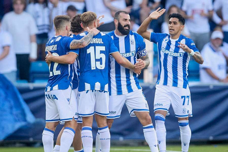 Lech Poznań świętujący gola przeciwko Aarhus
