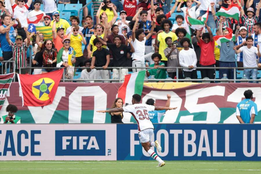 Hercules celebra tras marcar el gol de la victoria