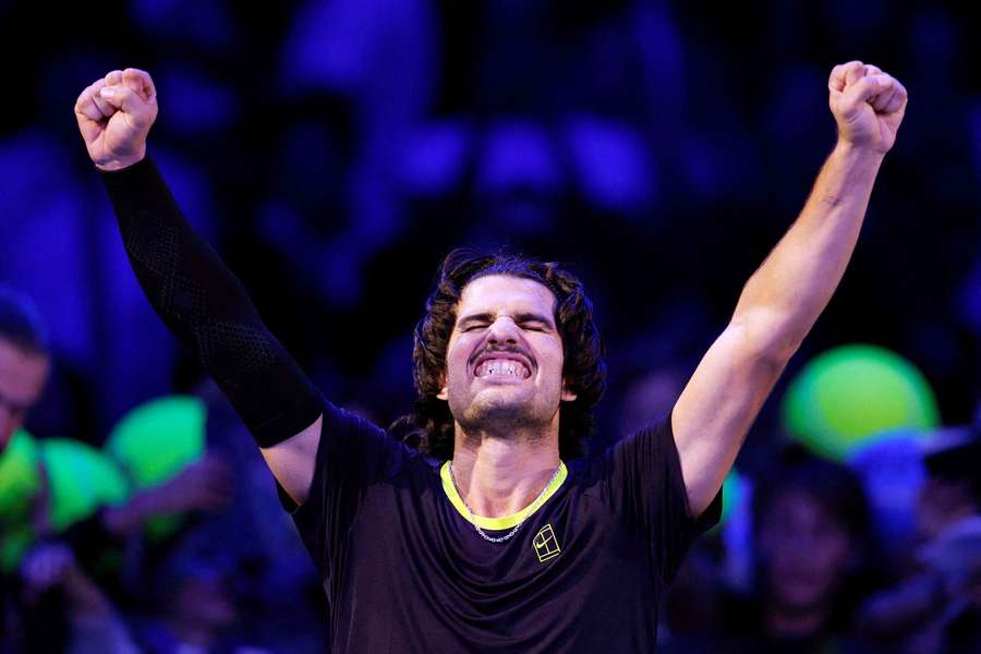 Alcaraz segue firme no torneio austríaco