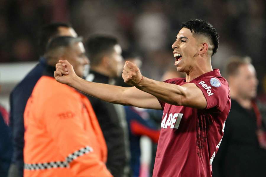 Agustín Cardozo celebra la victoria