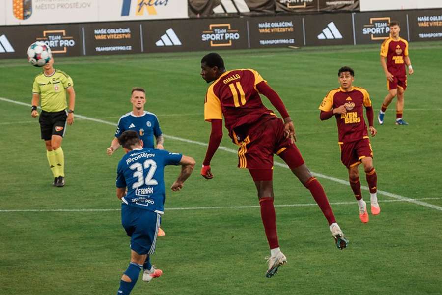 Dukla remizovala v Prostějově 2:2. Dukla remizovala v Prostějově 2:2.