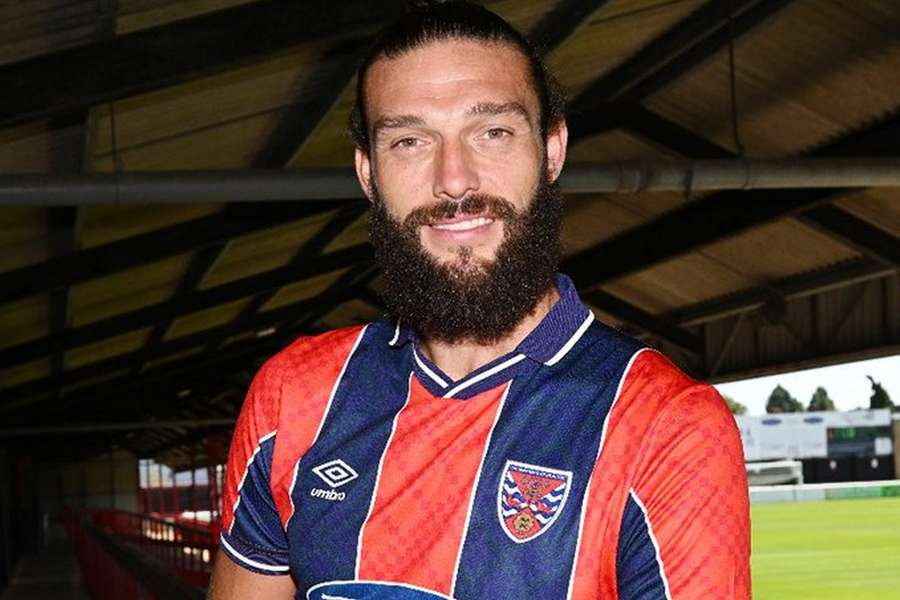 DONE DEAL: Carroll commits to long-term Dagenham & Redbridge contract