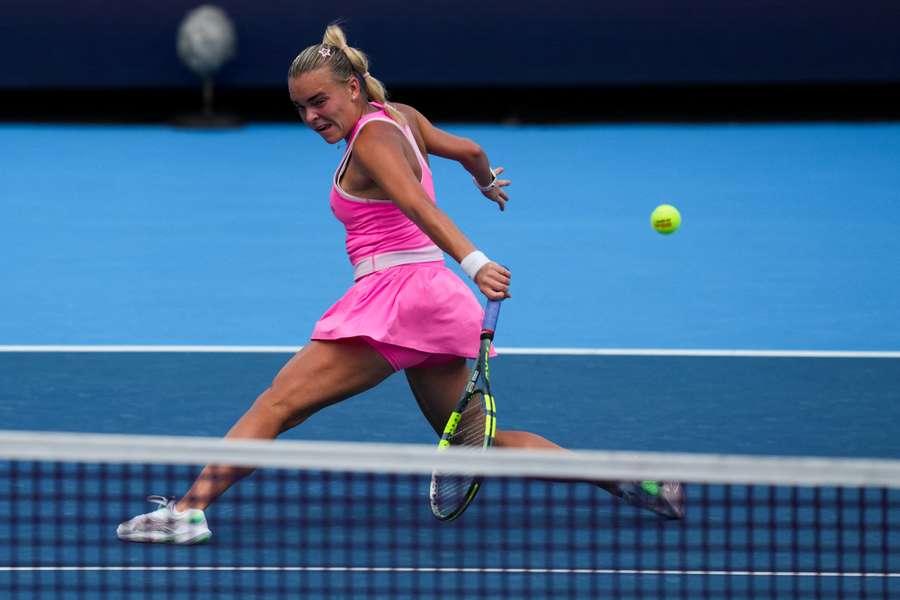 Bejlek golpea de revés ante Keys