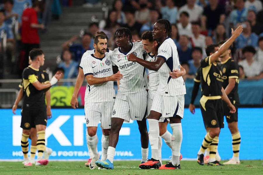 Inter players celebrate after Pavard's goal Inter players celebrate after Pavard's goal