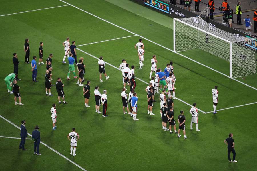 Rayo Vallecano thanks their fans after their UEFA Conference League final defeat. Rayo Vallecano thanks their fans after their UEFA Conference League final defeat.