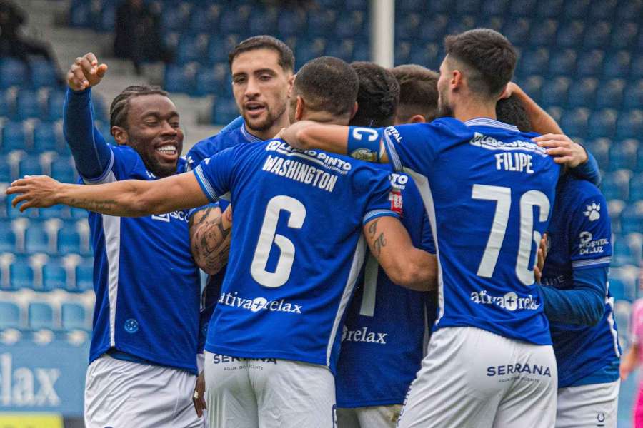 Feirense celebrou em casa