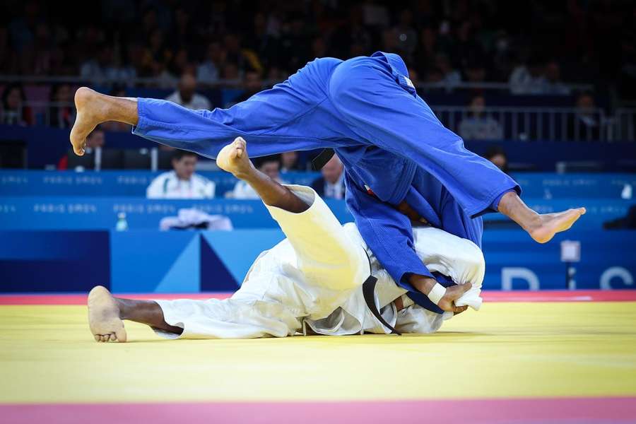 O atleta português Miguel Vieira em ação nas eliminatórias da prova de Judo -60 kg J1