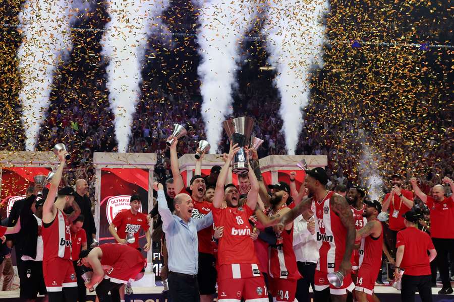 Olympiakos hatte zuvor zwei Finals gegen Real Madrid verloren Olympiakos hatte zuvor zwei Finals gegen Real Madrid verloren