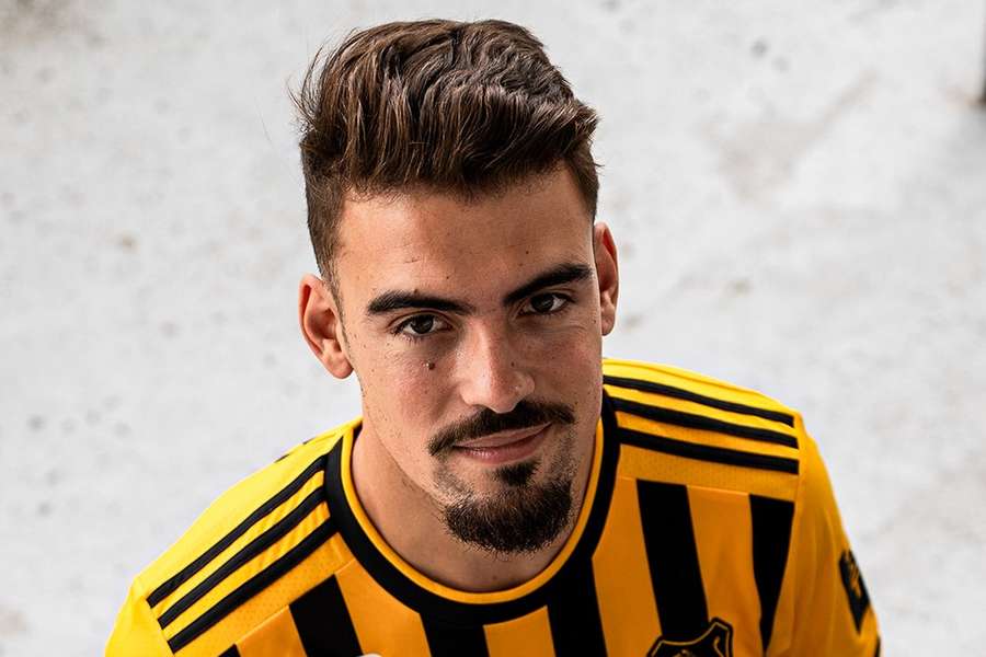 Rodrigo Martins assinou pelo Lusitânia Rodrigo Martins assinou pelo Lusitânia