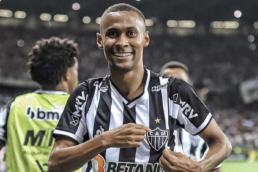 Ademir não vem tendo mais espaço no Atlético e encara difícil disputa