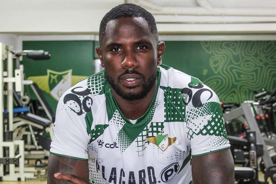 Defesa cabo-verdiano estava no Desportivo de Chaves