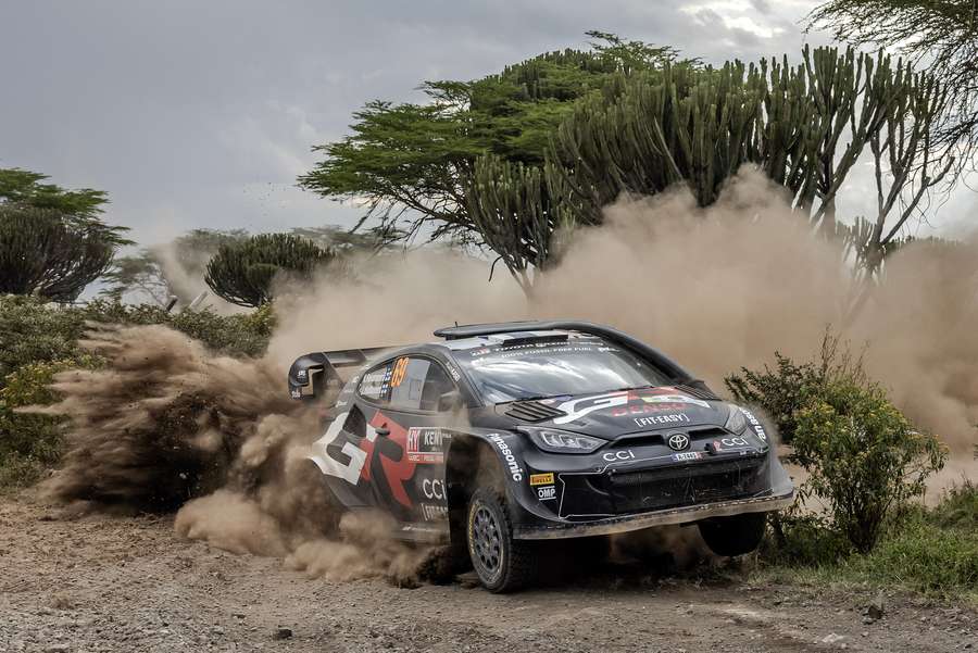 Rovanperä manda en el Rally de Kenia, jornada desastrosa para Hyundai