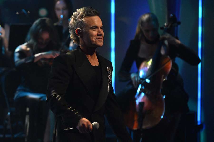 Robbie Williams, actuando durante los Premios AACTA 2025 en febrero.
