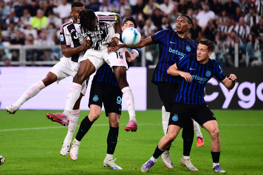 Ekspresowa asysta Zielińskiego w Turynie nie pomogła, Juventus wygrywa w doliczonym czasie