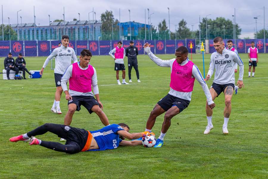 Superliga LIVE | Csikszereda - FCSB Superliga LIVE | Csikszereda - FCSB