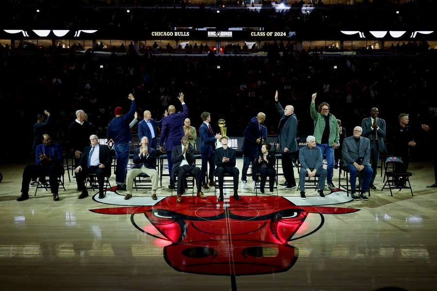 Bei der Ring of Honour-Ehrung wurde der verstorbene frühere Bulls-Manager Jerry Krause bei der Namensnennung ausgebuht.