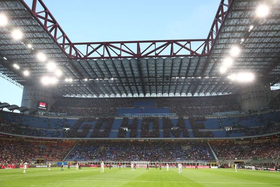Estádios italianos serão definidos em outubro