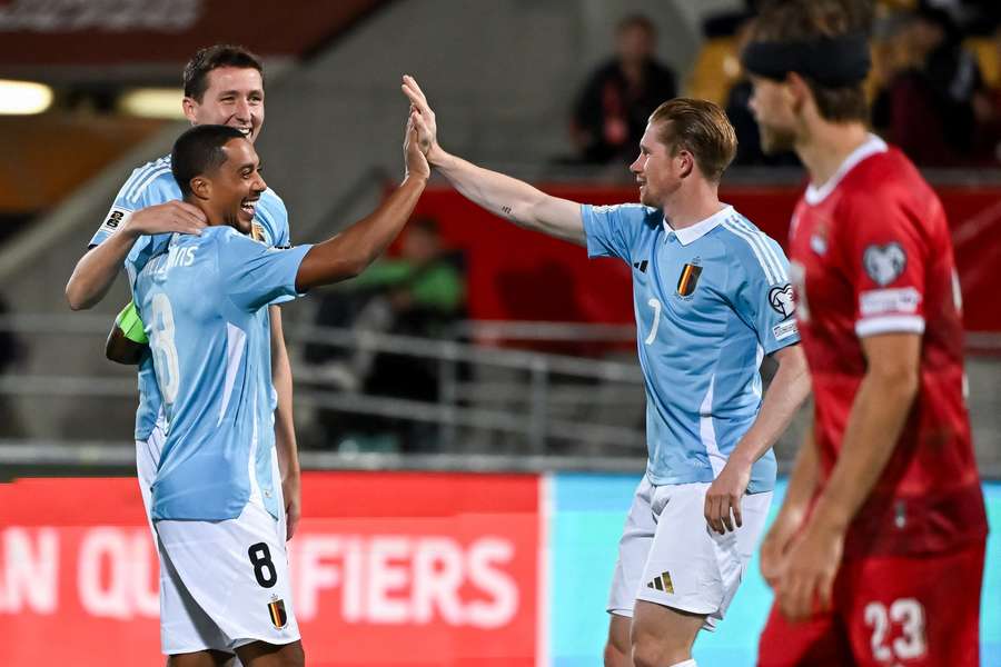 De Bruyne and Tielemans celebrate