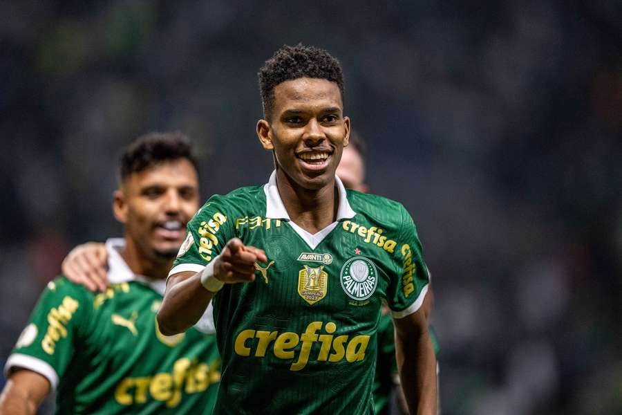 Santos wants to create "a duo of Brazilians" at Chelsea with new signing Estevao Willian