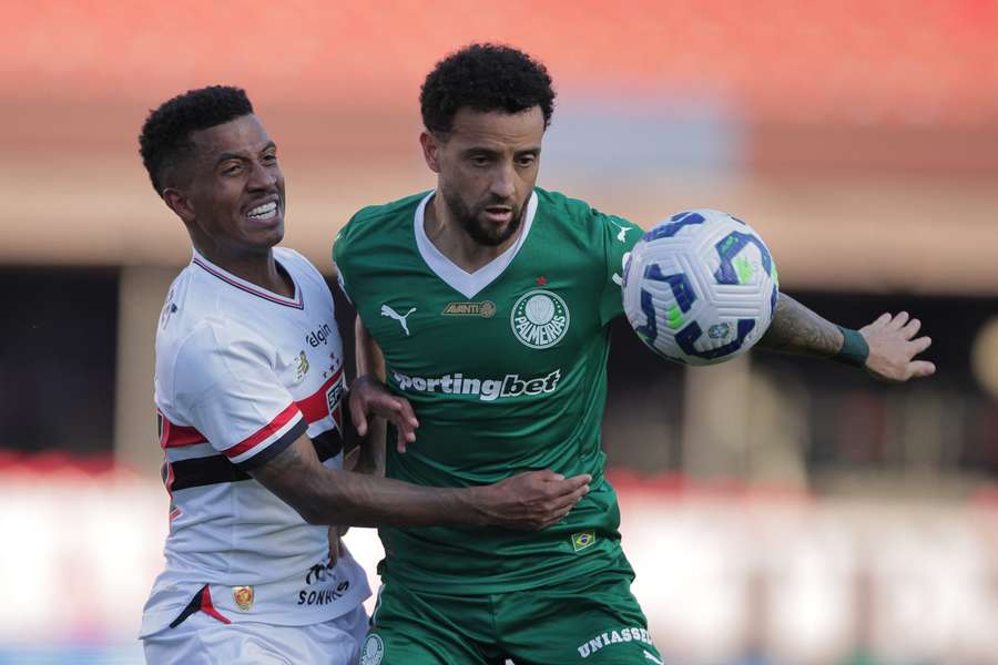 Em 2025, no clássico do Morumbi, Palmeiras virou e ficou com os três pontos. Pênalti não marcado em Tápia gerou confusão