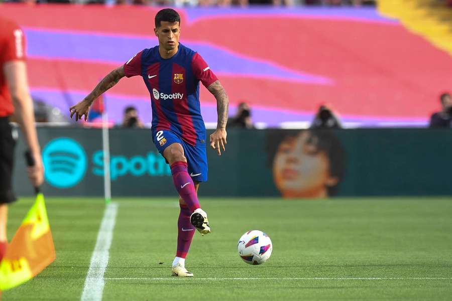Joao Cancelo revine la Barcelona după un an și jumătate Joao Cancelo revine la Barcelona după un an și jumătate
