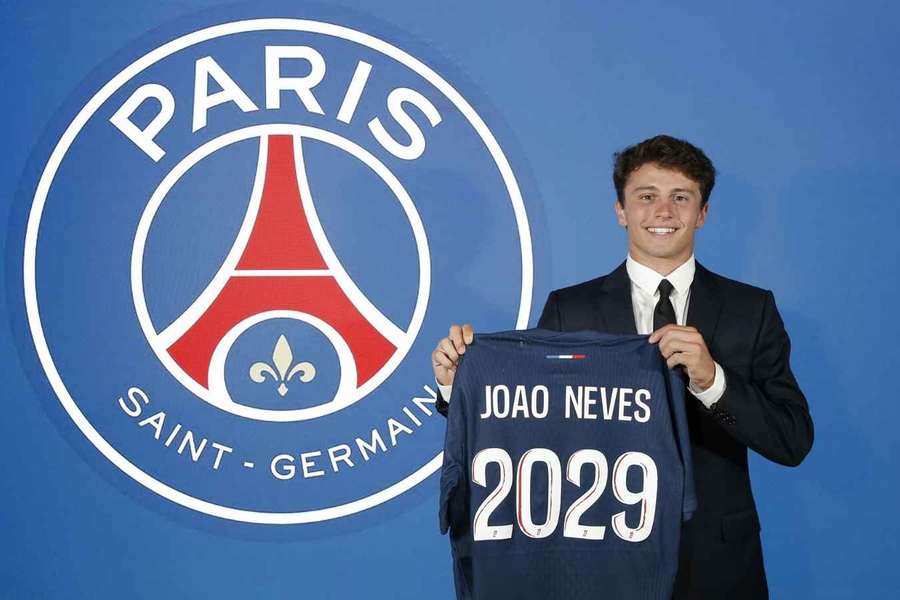 Benfica's 19-year-old Portugal midfielder Joao Neves has signed for Paris Saint-Germain