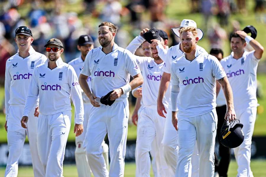 England cruised past New Zealand to win the first test