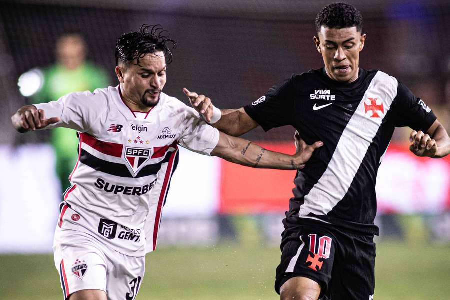São Paulo e Vasco se enfrentam neste sábado (17) São Paulo e Vasco se enfrentam neste sábado (17)