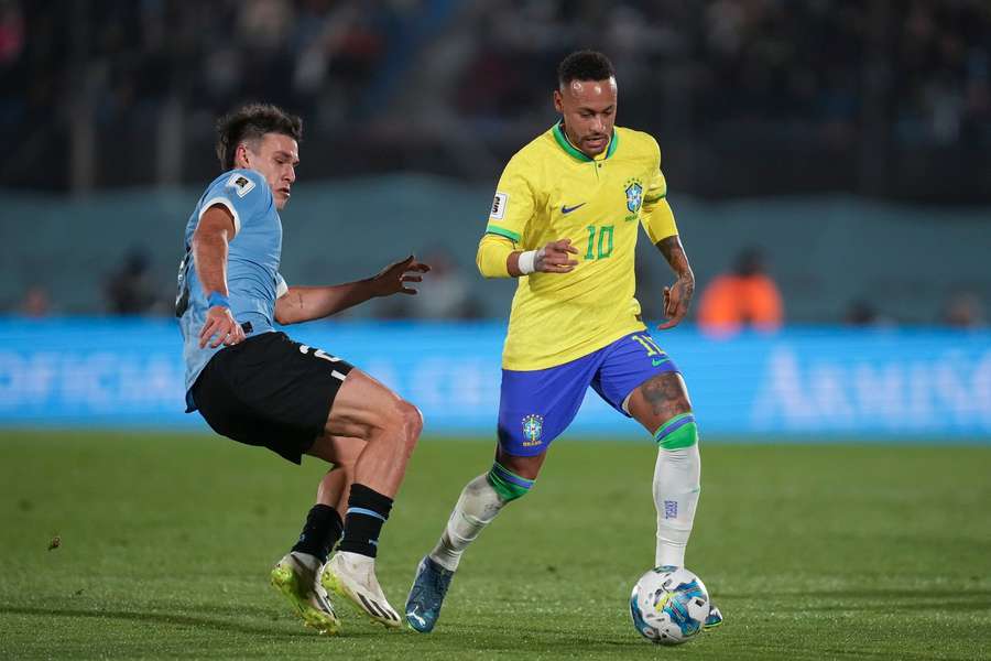 Neymar znów jest kontuzjowany. Neymar znów jest kontuzjowany.