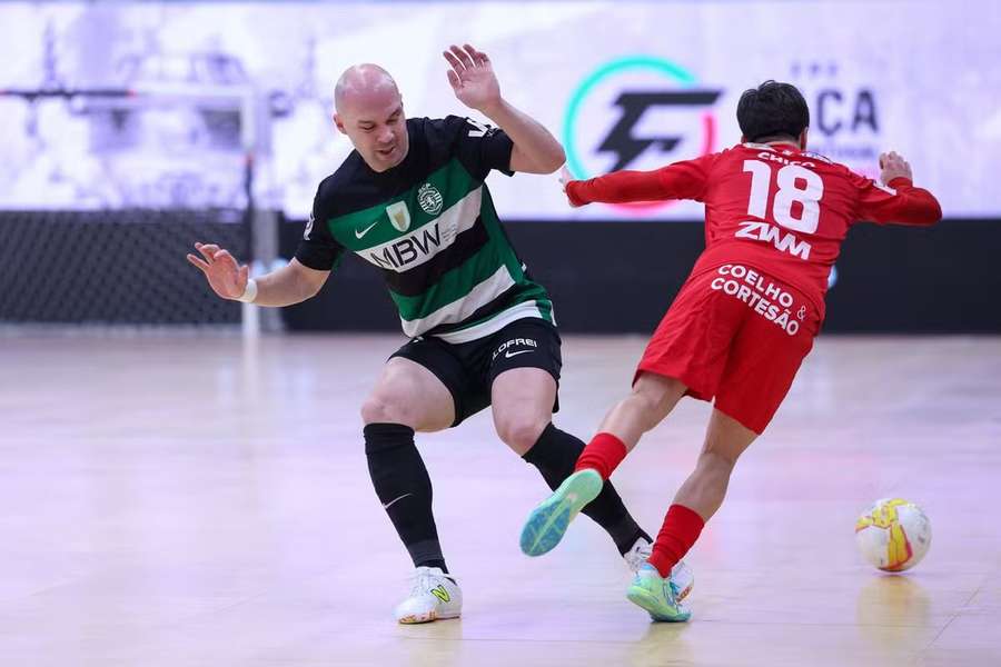 Taynan leva quatro épocas de Sporting, com El Pozo pelo meio