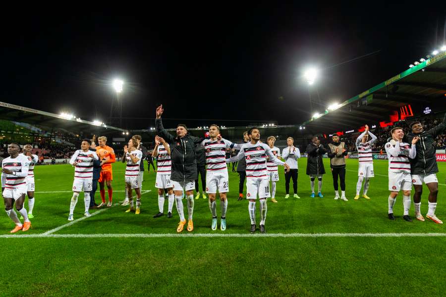 FCM-spillerne jubler efter 5-1-sejren over Lazio.