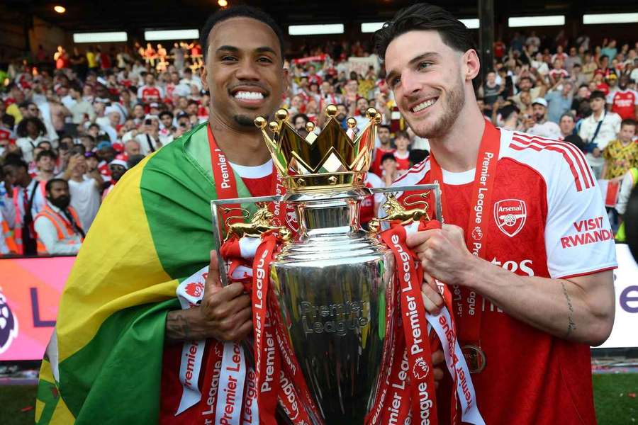 Arsenal é o atual campeão da Premier League Arsenal é o atual campeão da Premier League