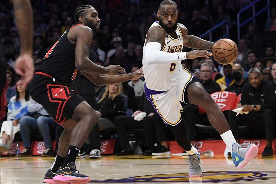 LeBron James a fait son retour parmi les Lakers.