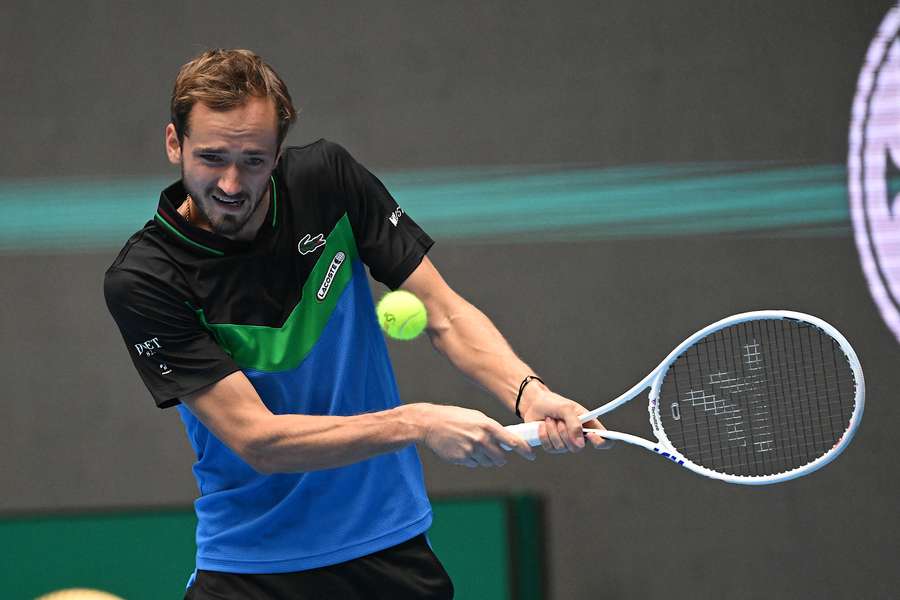 Daniil Medvedev tightened up in the third set, notching two quickfire breaks before seeing out the match on his serve