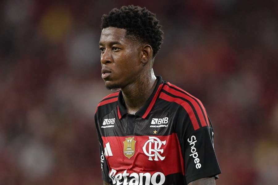 Vitão sofreu lesão na coxa e virou desfalque no Flamengo Vitão sofreu lesão na coxa e virou desfalque no Flamengo