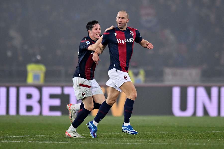 Bologna wendt vierde nederlaag diep in blessuretijd af