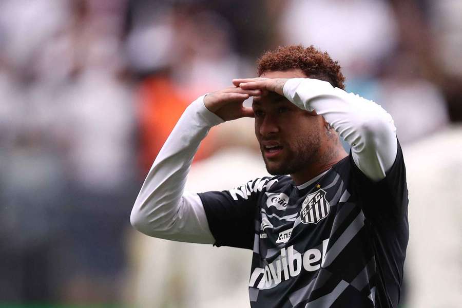Ako by sa Neymar už vopred pozeral na dátumy zápasov, ktoré stihne so svojím zranením na MS. Ako by sa Neymar už vopred pozeral na dátumy zápasov, ktoré stihne so svojím zranením na MS.