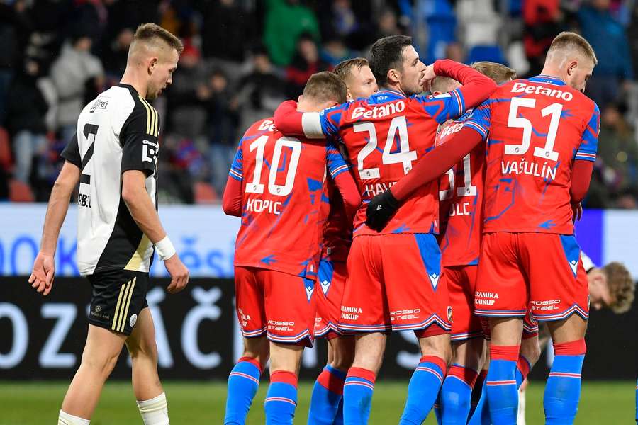 Vitkoriání na závěr podzimu znemožnili České Budějovice 7:2.