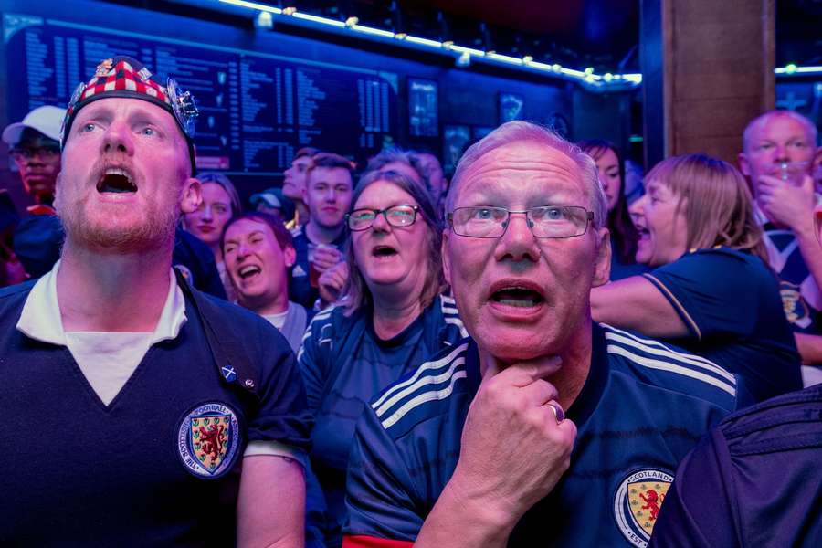 Die schottischen Fans sind berüchtigt für ihre Leidenschaft - und ihre Trinkfestigkeit.