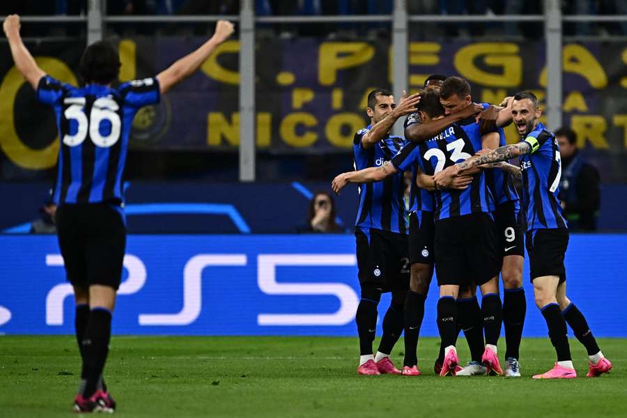 Inter Milán po remíze slaví postup.