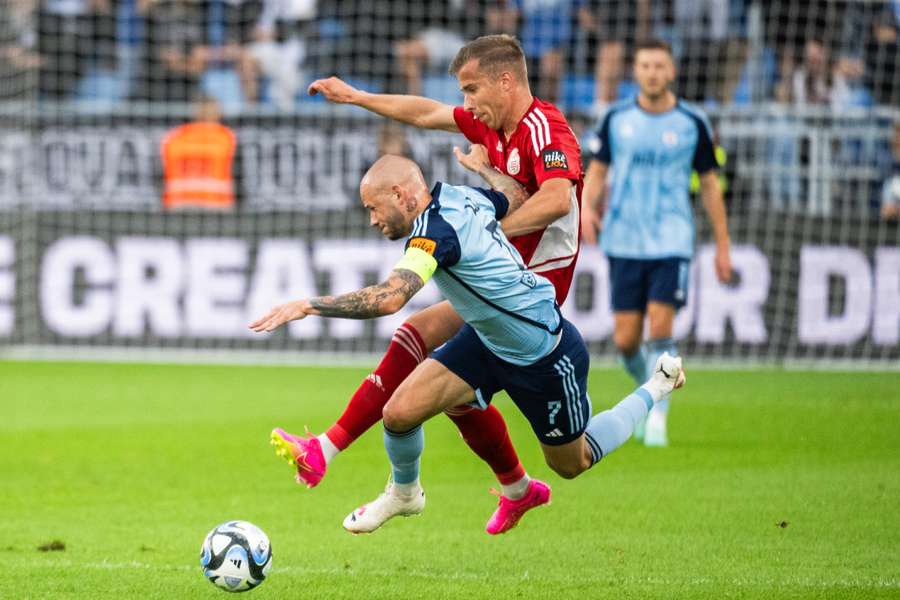 Bratislavský Slovan sa do novej sezóny rozbieha ťažko. Ešte nevyhral.