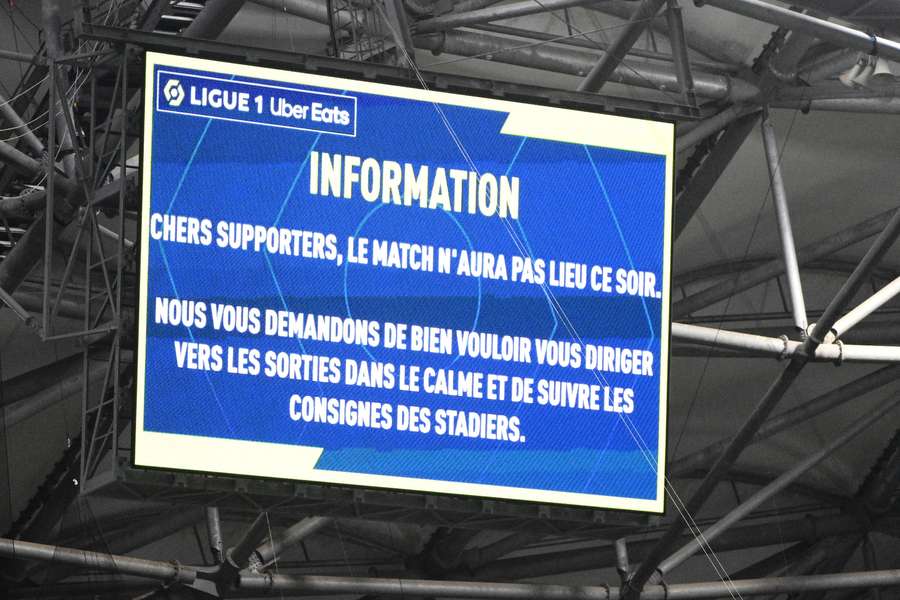 Topkampen mellem Marseille og Lyon kunne ikke spilles søndag.